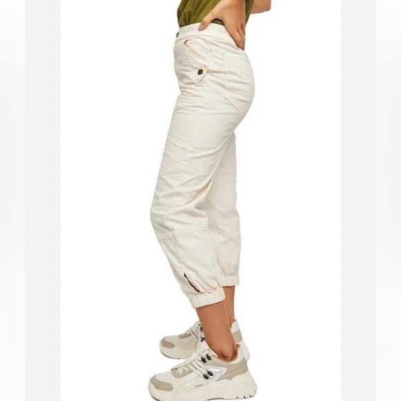 We the Free Women’s Cream High Rise Revival Cotton Denim Joggers, size XS - Picture 3 of 16